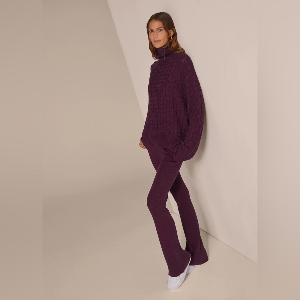 Favorite Daughter. THE MASHA KNITTED PANT. Size small. Plum color.